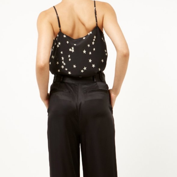 Equipment Layla Silk Black Star Print Camisole Top Size XS - Picture 3 of 10
